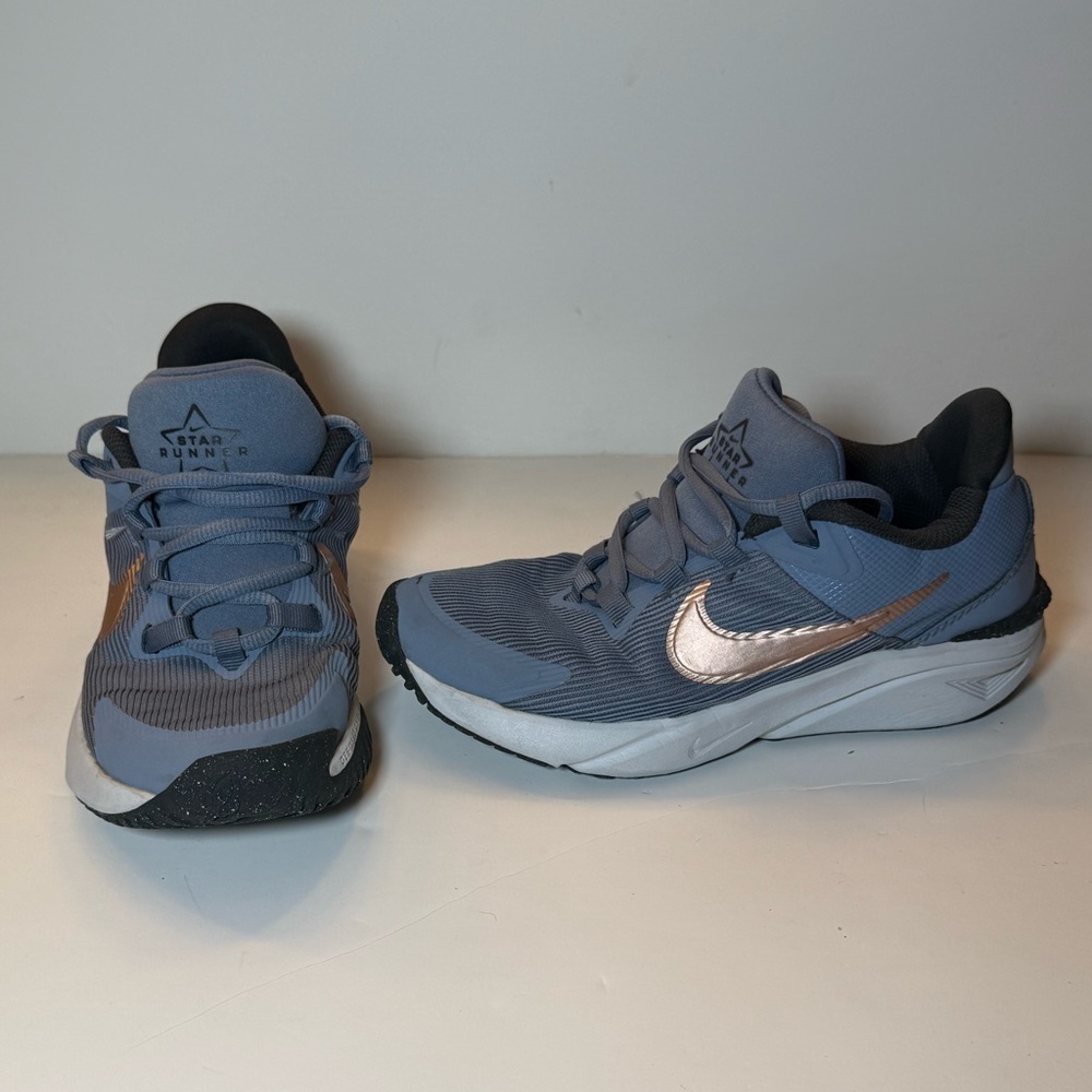 Nike Star Runner 4 Size 3.5